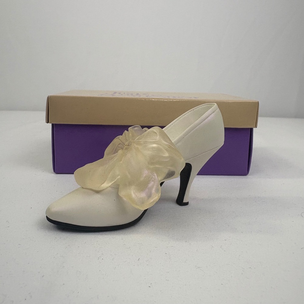 Vintage Just the Right Shoe By Raine Tying the Knot 25008 1998 Box No COA